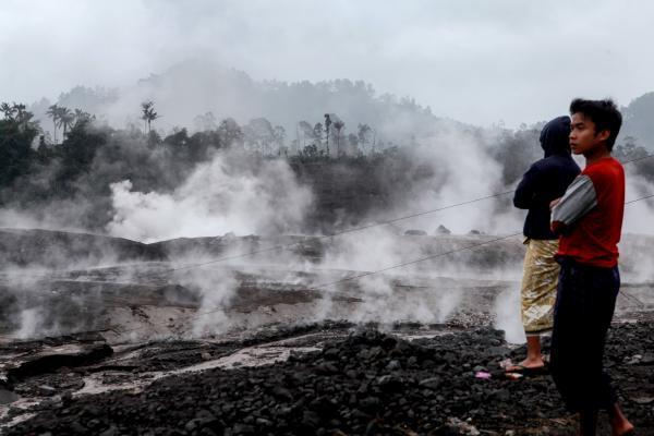 印尼火山最新喷发，自然力量的震撼与应对策略